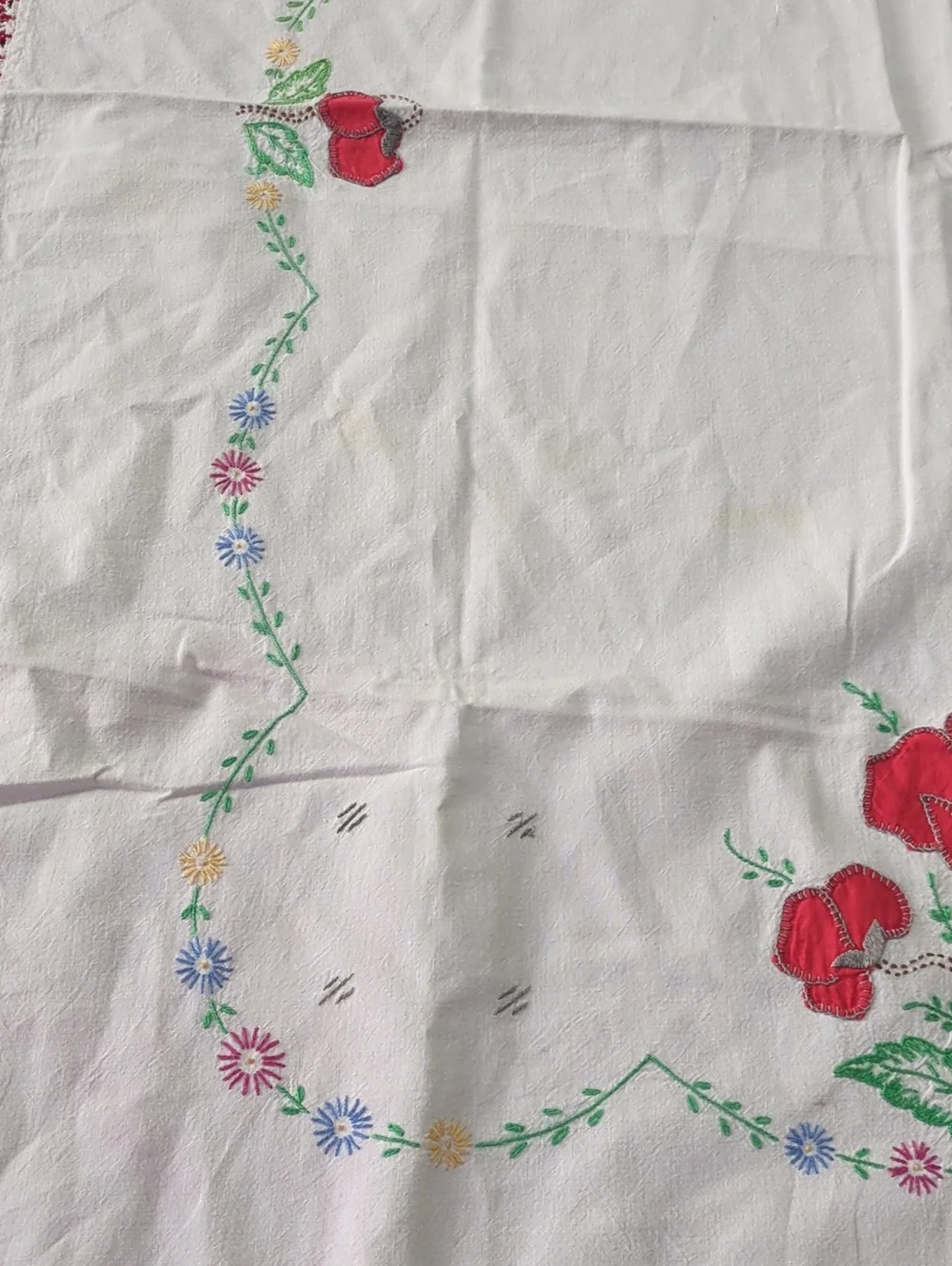 Vintage Embroidered Linens Lot Tablecloth Doilies Napkins Floral 10+ Pieces